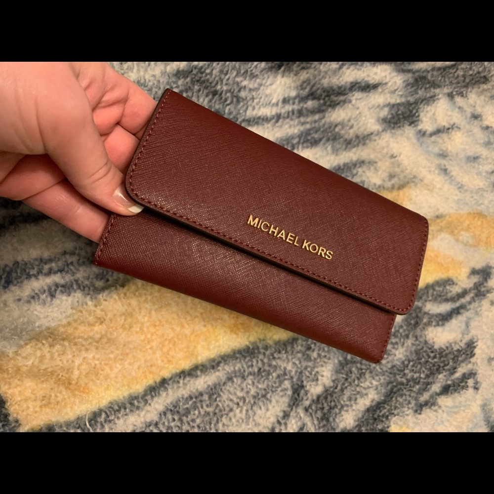 Michael kors trifold wallet